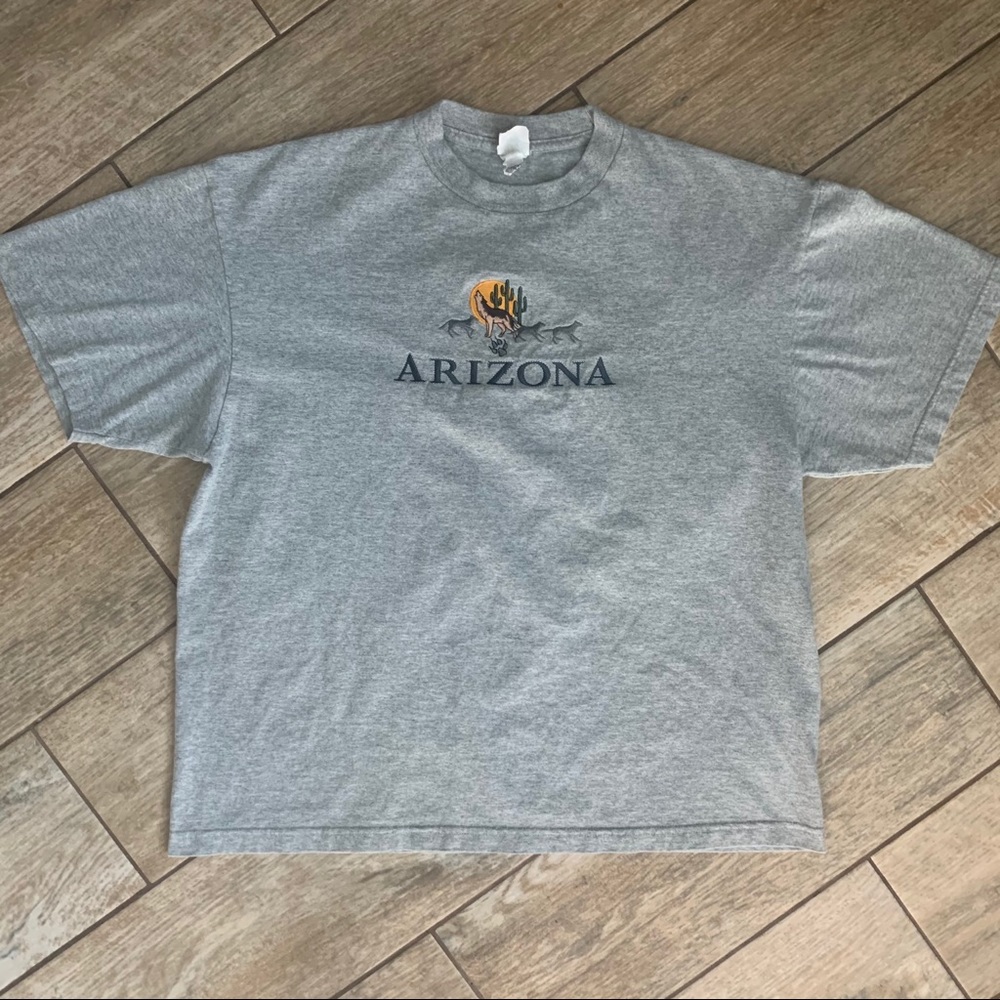 Vintage embroidered Arizona wolf cactus sun shirt